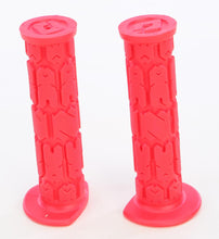 Load image into Gallery viewer, Rogue Motocross Grips Black/white
